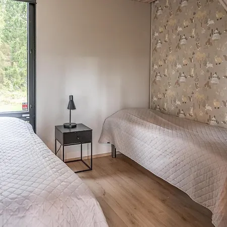 Iisland Havu New Riverside Gem, Sauna And Jacuzzi Villa *