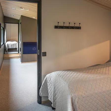 Iisland Havu New Riverside Gem, Sauna And Jacuzzi Villa *